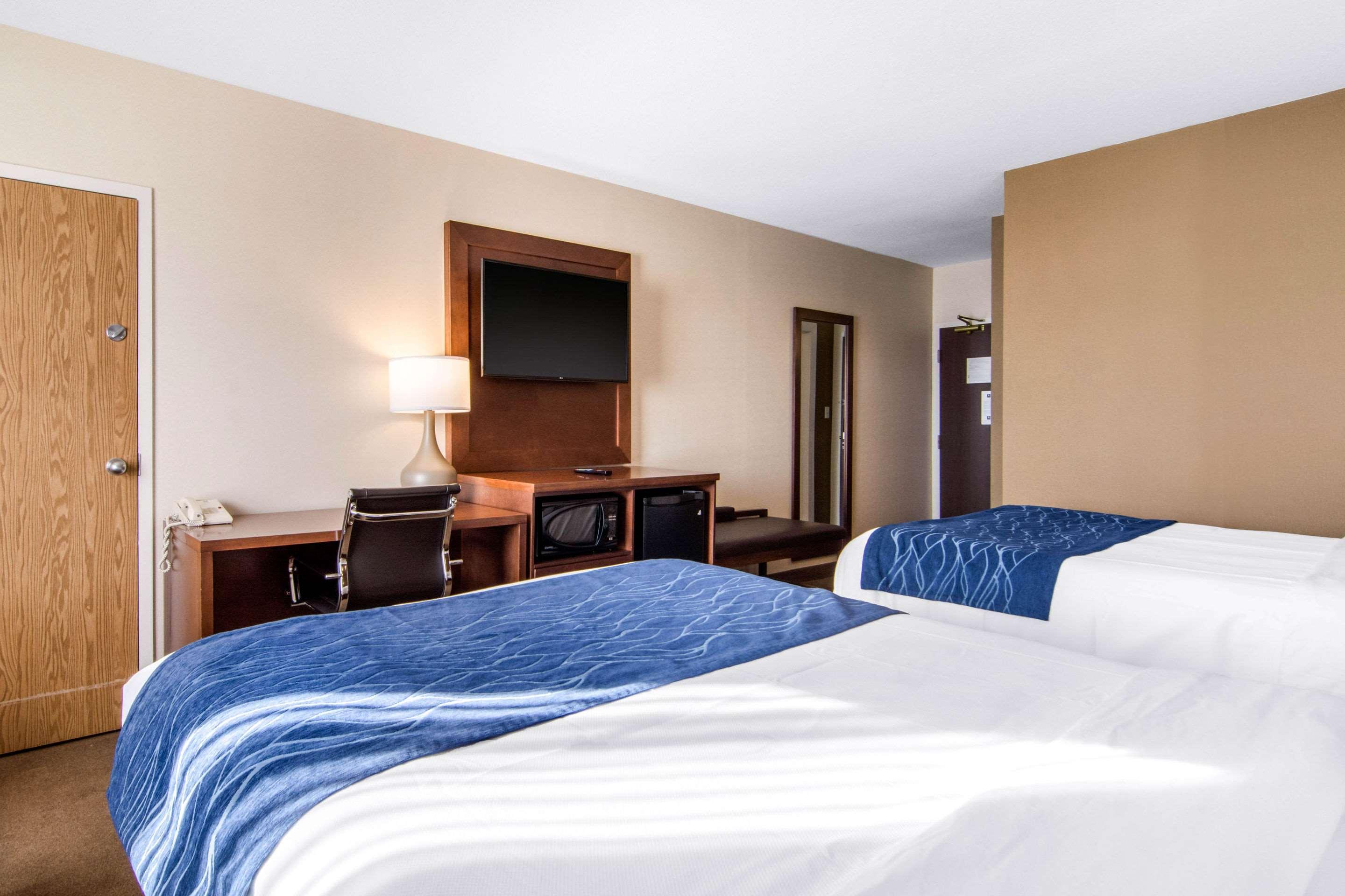 Comfort Inn&Suites Medicine Hat Exterior foto