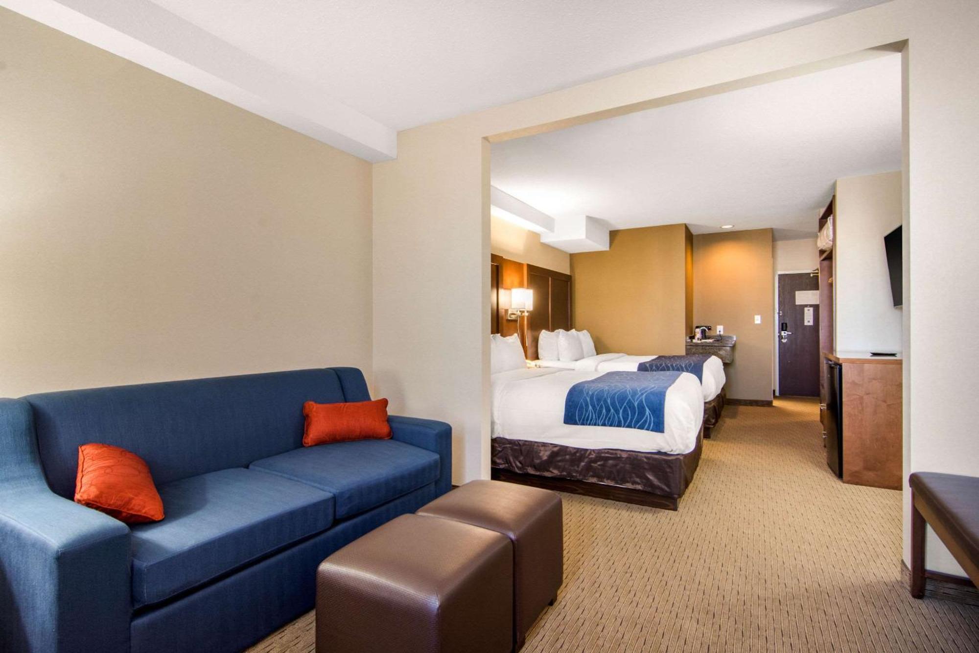 Comfort Inn&Suites Medicine Hat Exterior foto