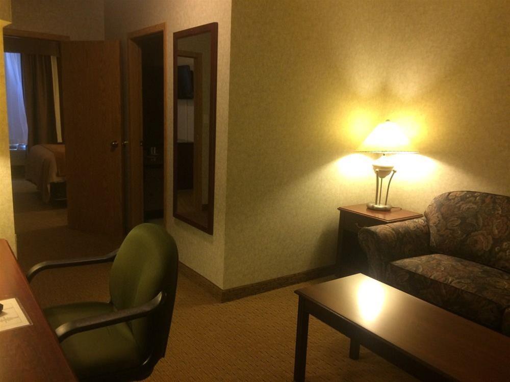 Comfort Inn&Suites Medicine Hat Exterior foto