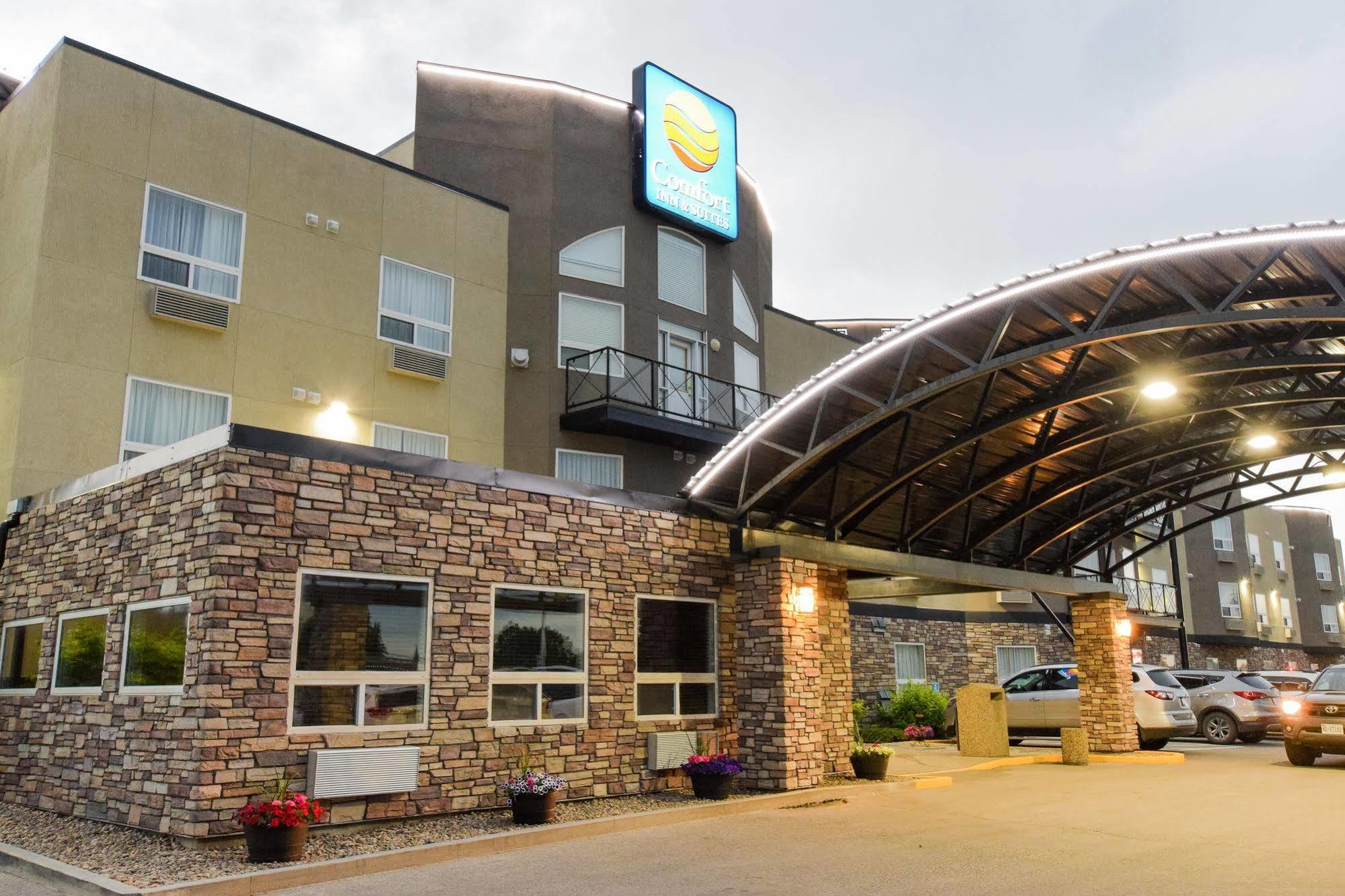 Comfort Inn&Suites Medicine Hat Exterior foto